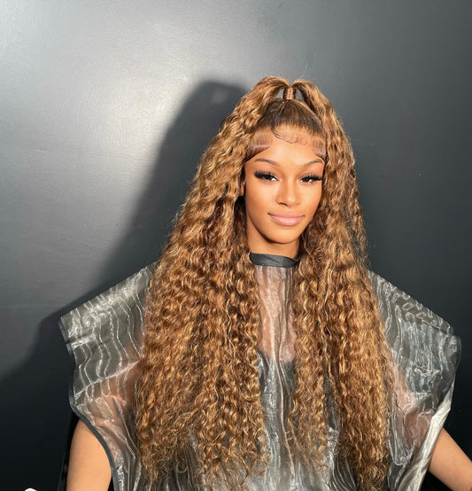 HIGHLIGHTED CURLY UNIT